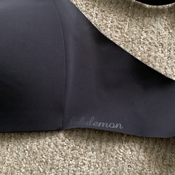 Lululemon size B38 nylon/spandex bra - Picture 2 of 5